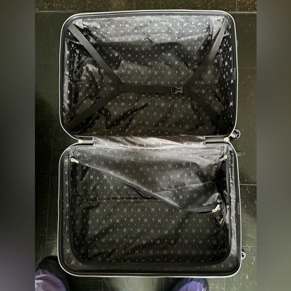 NWOT Juicy couture medium luggage - Picture 6 of 9